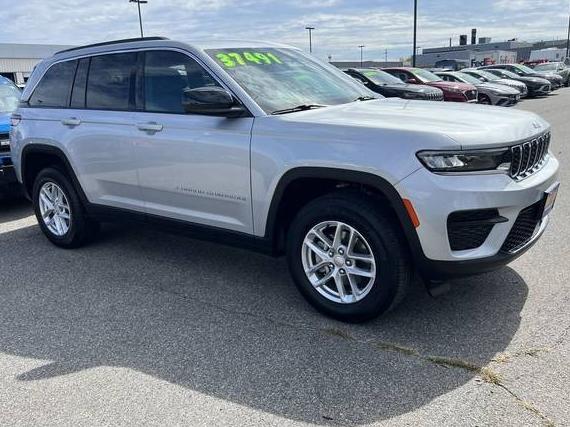 JEEP GRAND CHEROKEE 2025 1C4RJHAG5SC268526 image